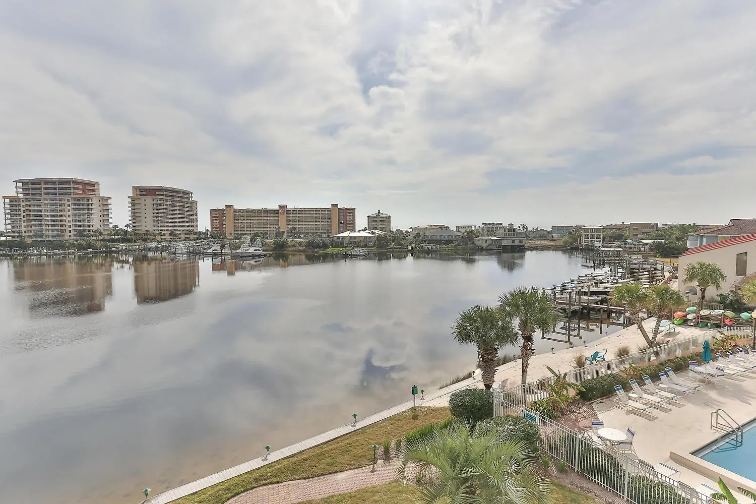 Holiday home Dolphin Point 402C - 2Br Updated Condo With Harbor And Gulf Views Destin