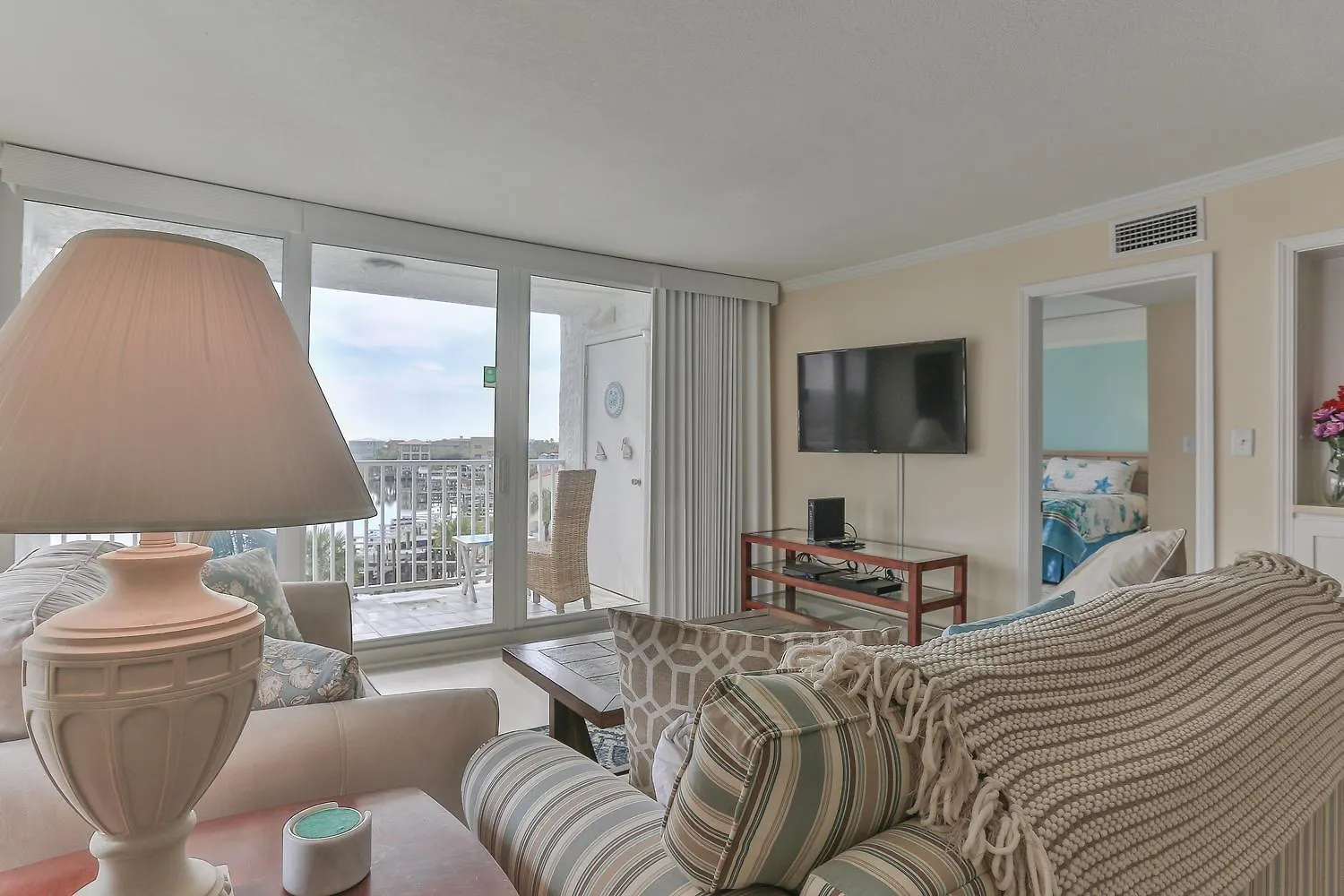 Dolphin Point 402C - 2Br Updated Condo With Harbor And Gulf Views Destin Holiday home